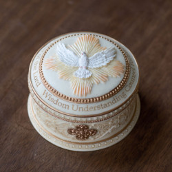 Cream Seven Gifts of the Holy Spirit Keepsake Box [GSCH1241]