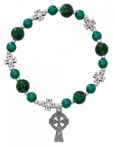 Women's Celtic Stretch Bracelet with Green Pearl Beads and Cross Charm [MCBR0030]